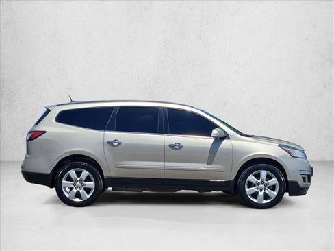 Certified 2016 Chevrolet Traverse LT w/ Style and Technology Package FWD image 9