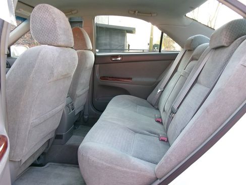 Used 2002 Toyota Camry XLE image 28