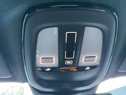 Used 2021 Volvo XC40 P8 Recharge w/ Climate Package image 46