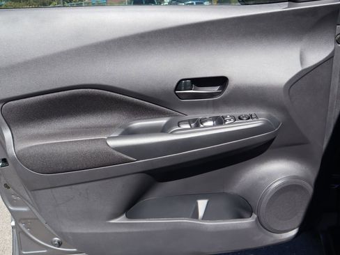 New 2025 Nissan Kicks Play S image 14