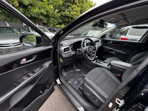 Used 2018 Kia Sorento AWD image 13