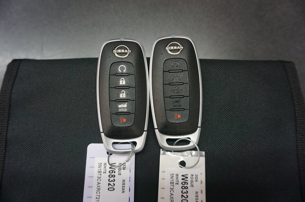 Used 2024 Nissan Rogue SL w/ SL Premium Package FWD image 20