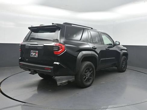 Used 2025 Toyota 4Runner SR5 AWD/4WD image 26