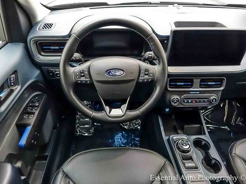 Used 2025 Ford Maverick Lobo AWD/4WD image 14