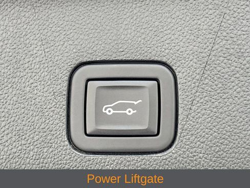 Used 2024 Chevrolet Tahoe Premier RWD image 17