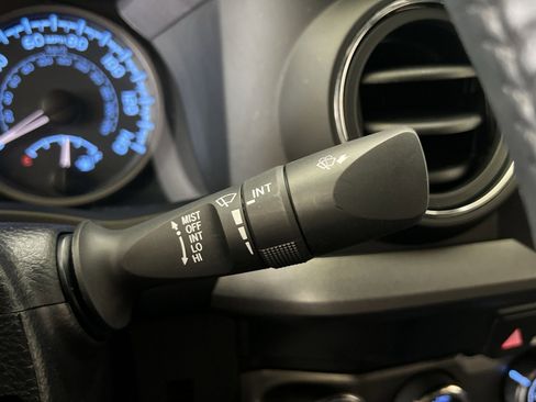Used 2020 Toyota Tacoma TRD Off-Road AWD/4WD image 33