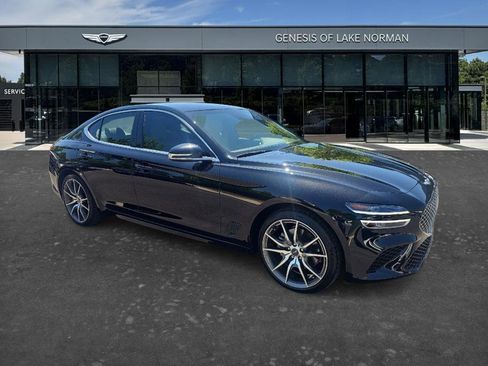 Used 2023 Genesis G70 2.0T RWD image 3