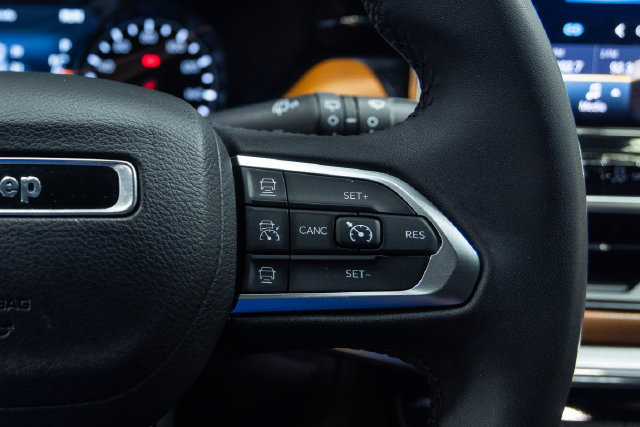 Used 2024 Jeep Compass Limited AWD/4WD image 14