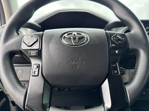 Used 2021 Toyota Tacoma SR AWD/4WD image 11