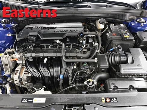 Used 2023 Hyundai Elantra Limited w/ Preferred Accessory Package FWD image 7