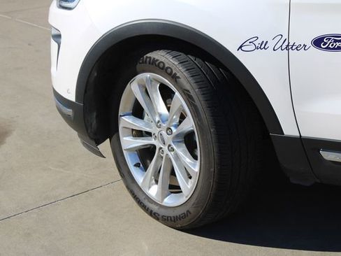 Used 2018 Ford Explorer Limited w/ Equipment Group 301A image 9