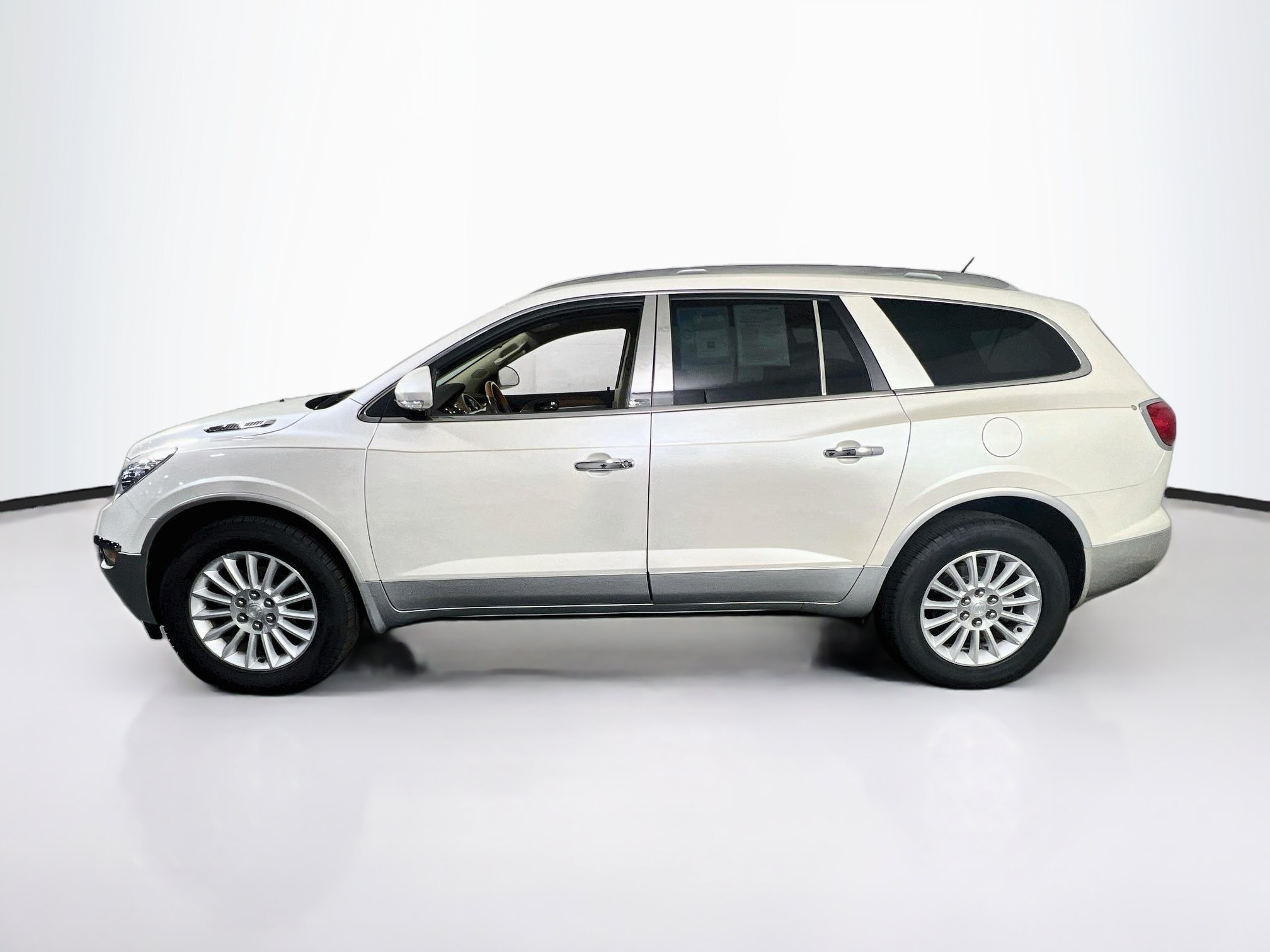 Used 2011 Buick Enclave CXL FWD image 8