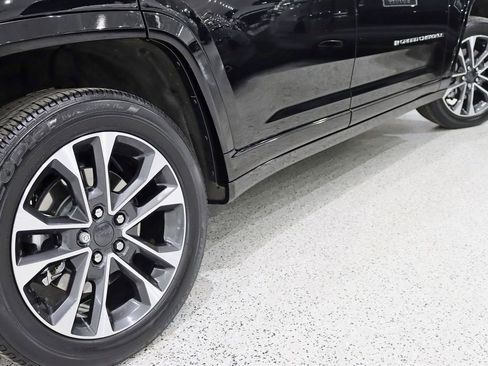 Used 2023 Jeep Grand Cherokee L Overland AWD/4WD image 12