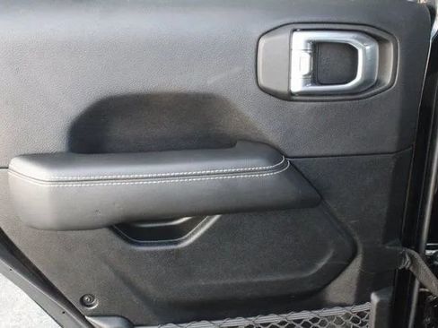 Used 2021 Jeep Gladiator Overland w/ LED Lighting Group image 43