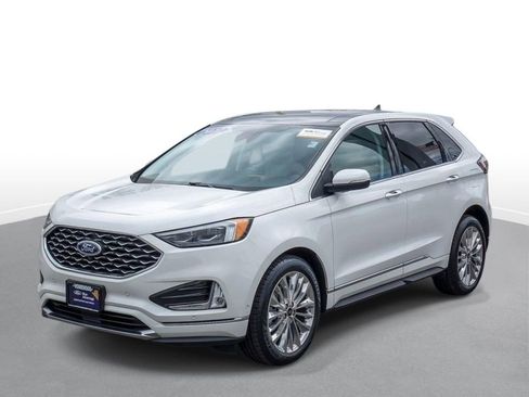 Used 2022 Ford Edge Titanium w/ Equipment Group 301A AWD/4WD image 4