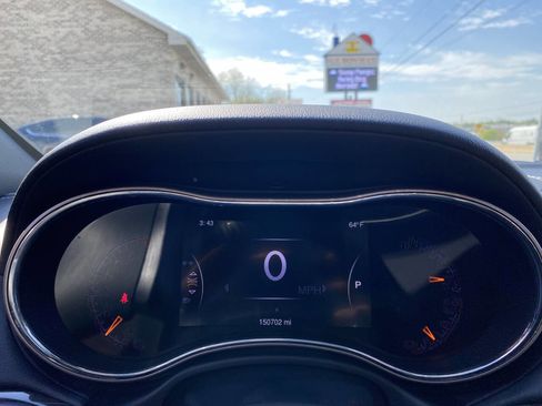 Used 2014 Jeep Grand Cherokee Overland w/ Advanced Technology Group image 26