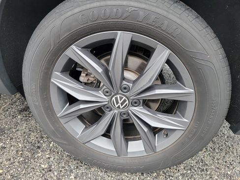 Certified 2023 Volkswagen Tiguan SE w/ Panoramic Sunroof Package FWD image 26
