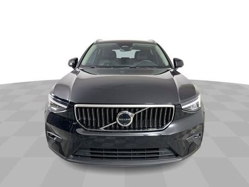 Used 2024 Volvo XC40 B5 Plus AWD/4WD image 3