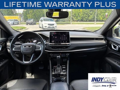 Used 2022 Jeep Compass Latitude w/ Sun and Sound Group AWD/4WD image 10