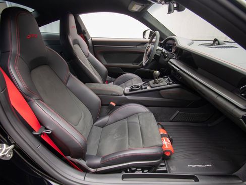 Used 2022 Porsche 911 GT3 RWD image 12