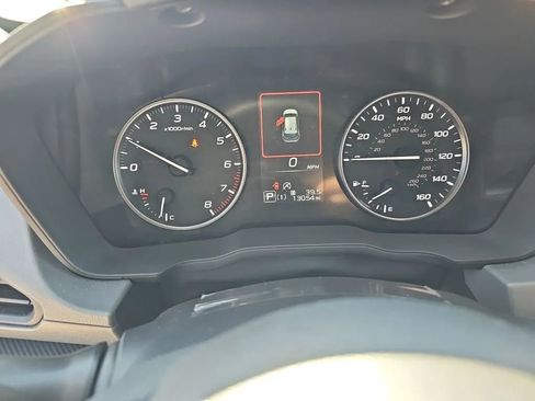 Used 2024 Subaru Crosstrek 2.0i Premium image 13