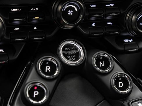 Used 2020 Aston Martin V8 Vantage Coupe RWD image 69