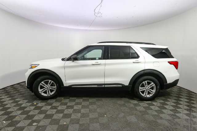 Used 2020 Ford Explorer XLT w/ Comfort Package AWD/4WD image 6