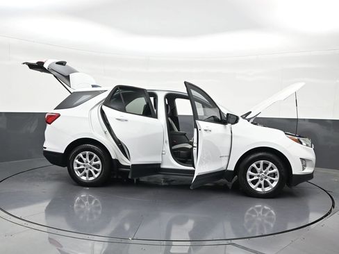 Used 2020 Chevrolet Equinox LS FWD image 34