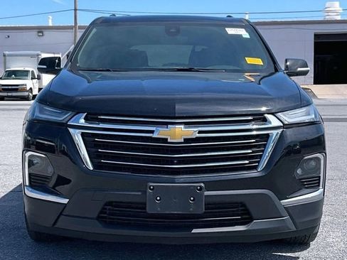 Used 2023 Chevrolet Traverse LT w/ LT Premium Package AWD/4WD image 4