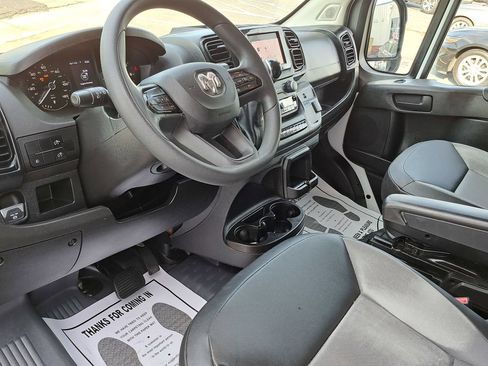 Used 2025 RAM ProMaster 2500 w/ Convenience Group FWD image 7