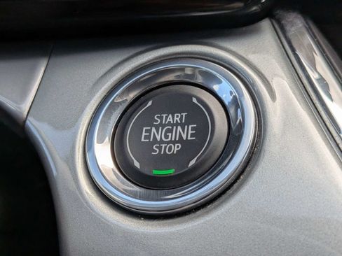 Used 2025 Chevrolet Trax LT FWD image 27