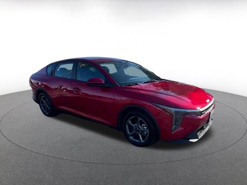 Used 2025 Kia K4 LXS image 2