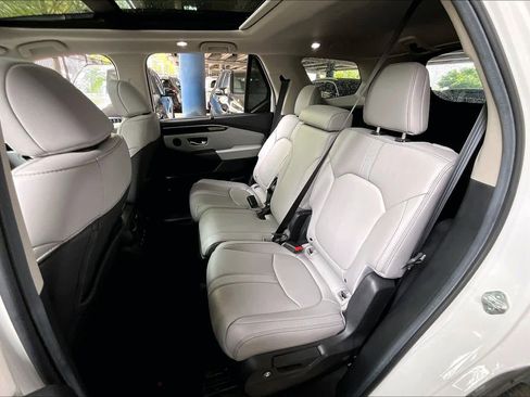 Used 2025 Honda Pilot Touring image 19