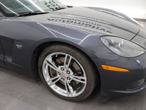 Used 2009 Chevrolet Corvette Coupe w/ Preferred Equipment Group RWD image 19