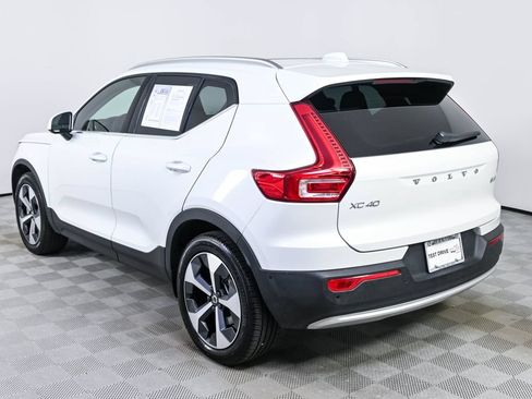 Certified 2025 Volvo XC40 B5 Plus AWD/4WD image 4