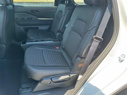 New 2025 Nissan Pathfinder Rock Creek image 17