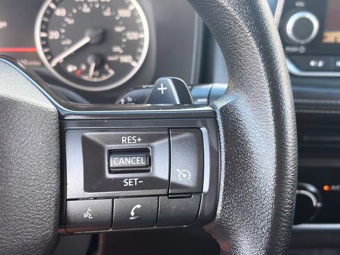 Used 2025 Nissan Rogue S FWD image 28