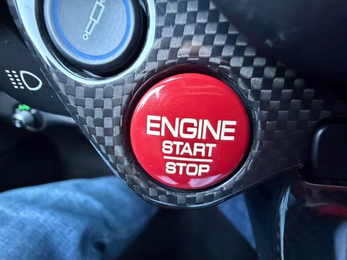 Used 2021 Ferrari F8 Tributo image 19