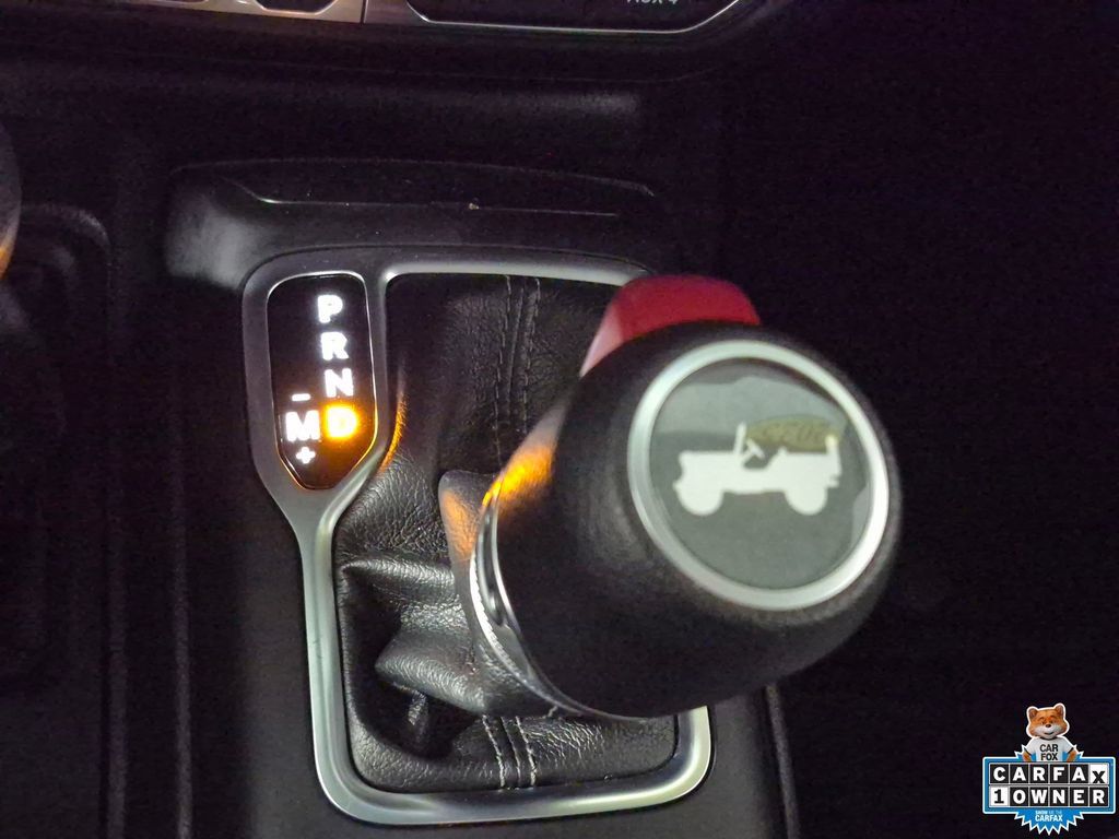 Used 2025 Jeep Wrangler Unlimited Rubicon AWD/4WD image 19