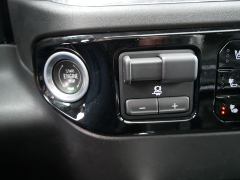 Used 2023 Chevrolet Silverado 1500 LTZ image 31