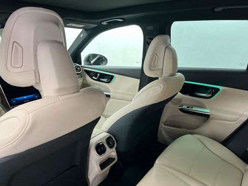 New 2026 Mercedes-Benz GLC 300 4MATIC image 19