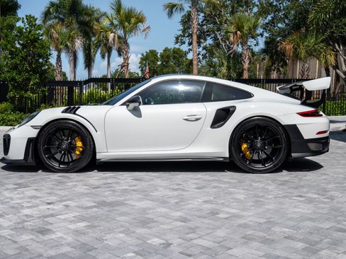 Used 2018 Porsche 911 GT2 RS RWD image 9