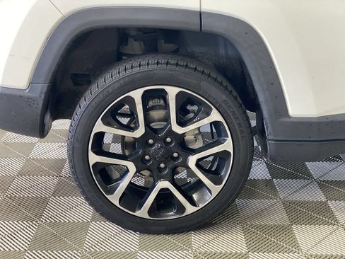Used 2018 Jeep Compass Limited w/ Navigation Group AWD/4WD image 18