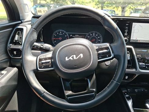 Certified 2023 Kia Sorento X-Line EX AWD/4WD image 8