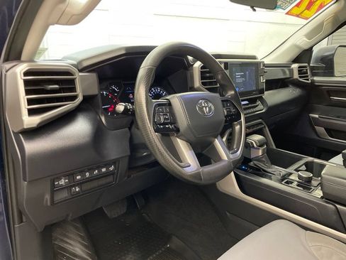 Used 2022 Toyota Tundra SR5 w/ SR5 Convenience Package AWD/4WD image 17