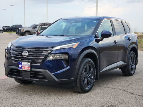 New 2026 Nissan Rogue SV image 2