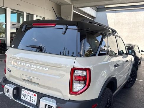 Used 2025 Ford Bronco Sport Badlands w/ Sasquatch Badlands Package AWD/4WD image 4