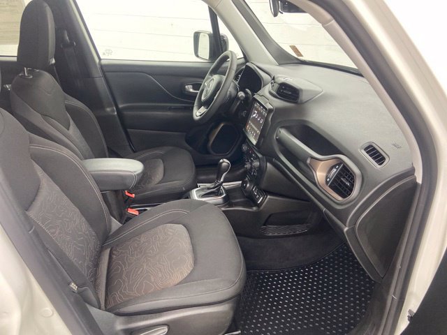 Used 2023 Jeep Renegade Latitude AWD/4WD image 16