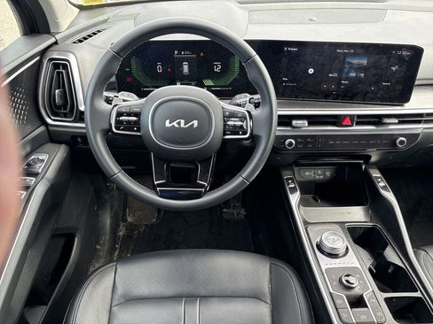 Certified 2025 Kia Sorento EX image 13
