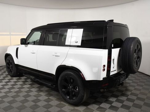 Used 2024 Land Rover Defender 110 X-Dynamic SE image 3